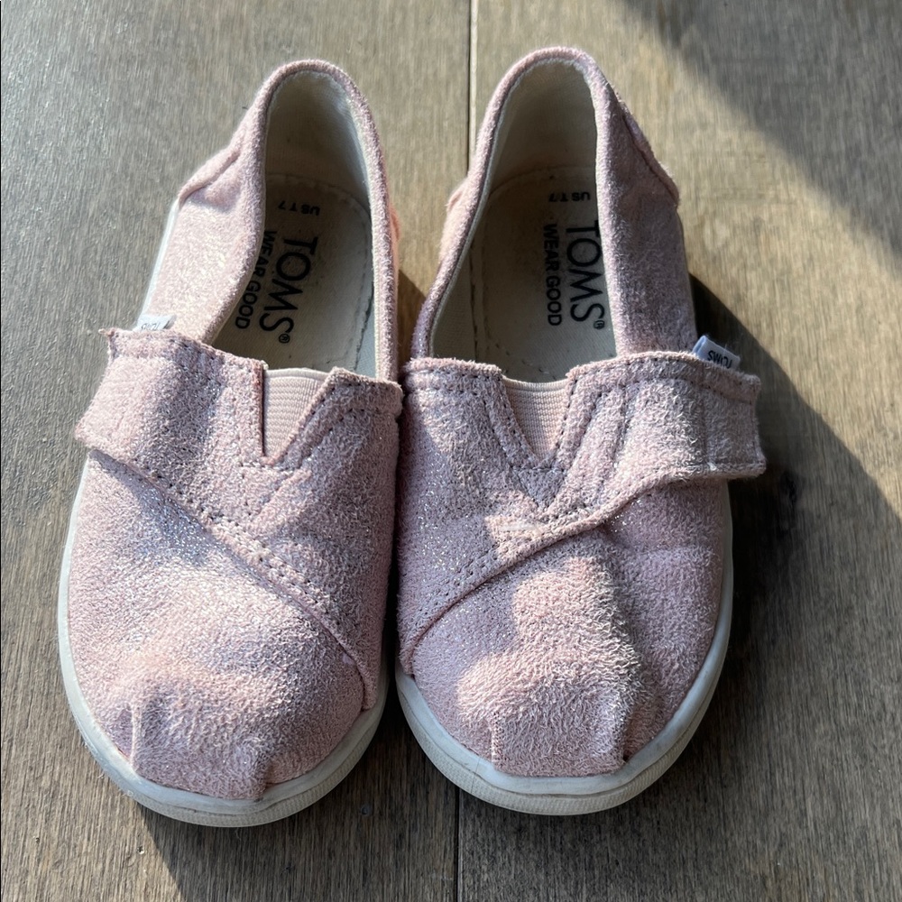 EUC TOMS Light Sparkly Pink toddler Sneakers size 7